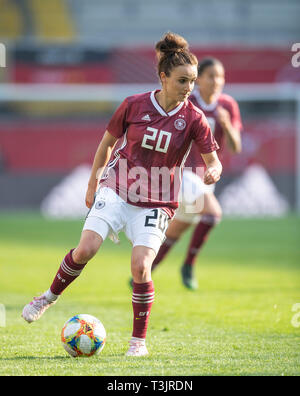 Paderborn, Germany. 09th Apr, 2019. Lina MAGULL (GER) Promotion, Football National Team Women Friendlies, Germany (GER) - Japan (JPN) 2: 2, on 09.04.2019 in Paderborn / Germany. | Usage worldwide Credit: dpa picture alliance/Alamy Live News Stock Photo