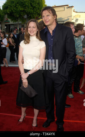 LOS ANGELES, CA. July 15, 2002: Actor LIAM NEESON & actress LAURA LINNEY at the world premiere of his new movie K-19: The Widowmaker. © Paul Smith / Featureflash Stock Photo