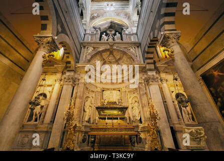 Tomb of saint rainerius, cathedral of Pisa, Italy Stock Photo - Alamy