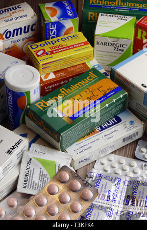 Cajas de medicamentos Fotografía de stock - Alamy