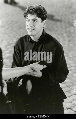 ONLY YOU (1994) ROBERT DOWNEY JR, MARISA TOMEI ONLY 042 Stock Photo - Alamy