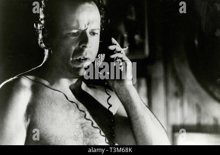 Bruce Willis In The Movie Striking Distance Stock Photo Alamy