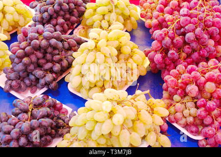 Red Seedless Grapes (Angoor Ghermez Bi Hasteh) - Yekta Persian Market &  Kabob Counter