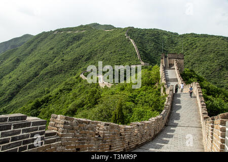 The Great Wall of china traces its routover the mountainous region nera  Netranyu Stock Photo - Alamy