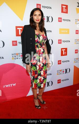 New York, NY, USA. 10th Apr, 2019. Padma Lakshmi at arrivals for 10th Annual Women In The World Summit, David H Koch Theater at Lincoln Center, New York, NY April 10, 2019. Credit: Jason Mendez/Everett Collection/Alamy Live News Stock Photo
