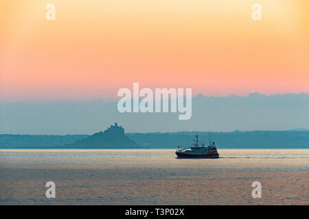 Newlyn, Cornwall, UK. 11th Apr, 2019. UK Weather. A chilly but glorious start to the day at Newlyn at sunrise. Seen here fishing boat from Newlyn. Credit: Simon Maycock/Alamy Live News Stock Photo