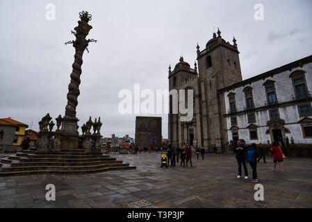 Porto, Portugal. 7th Apr, 2019. People are seen as they visit Se do Porto. In 2018, Porto entered the list of the 100 most visited cities in the world in a ranking prepared by Euromonitor International. In 2018 it is estimated that the number of tourists reached 2.39 million. Credit: Omar Marques/SOPA Images/ZUMA Wire/Alamy Live News Stock Photo