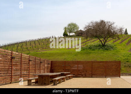 Paso Robles, EUA, CA - March 22, 2019: Glunz Family Winery & Cellars at Paso Robles, Central California, USA. - Image Stock Photo
