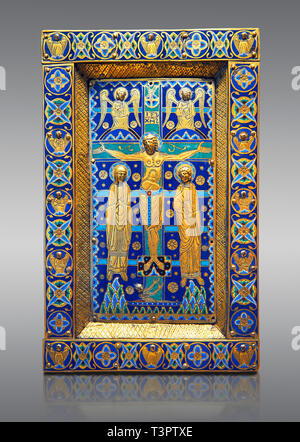 Medieval enamelled panel depicting the Crucifixion, end of 12th cent from Limoges, enamel on gold. AD. Inv OA 7285, The Louvre Museum, Paris. Stock Photo