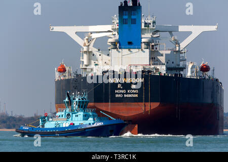 New Wisdom,registered,Chemical,Southampton,services,port,towing,Tanker,Oil,Refinery,Fawley,The Solent,fossil,global,change,Voith tractor tug,Apex, Stock Photo