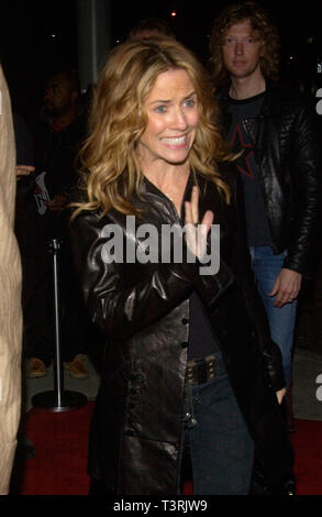 LOS ANGELES, CA. November 01, 2002: Singer SHERYL CROW at opening night party for Rolling Stone Ronnie Wood's art exhibition, in west Hollywood. © Paul Smith / Featureflash Stock Photo