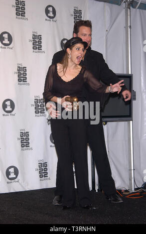 LOS ANGELES, CA. December 04, 2002: NIA VARDALOS & JOHN CORBETT at the VH-1 Big in 2002 Awards in Los Angeles. © Paul Smith / Featureflash Stock Photo