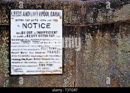 Leeds and Liverpool Canal Bridge Notice, Leeds, England Stock Photo