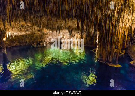 Famous cave 'Cuevas del Drach' (Dragon cave), on Mallorca Island, Spain Stock Photo