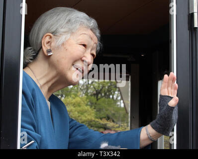 Yokohama, Japan. 12th Apr, 2019. Japanese Empress Michiko, accompanied by Emperor Akihito visits the Kodomonokuni park which was constructed to celebrate the royal marriage of Crown Prince Akihito and Crown Princess Michiko in 1959 in Yokohama, suburban Tokyo on Friday, April 12, 2019. Emperor Akihito will abdicate on April 30 while Crown Prince Naruhito will ascend the throne on May 1. Credit: Yoshio Tsunoda/AFLO/Alamy Live News Stock Photo