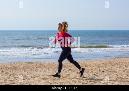 Bournemouth, Dorset, UK. 12th Apr 2019. UK weather: lovely sunny day as visitors head to the seaside to enjoy the sunshine at Bournemouth beaches. Credit: Carolyn Jenkins/Alamy Live News Stock Photo