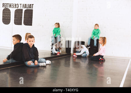 Kids hip hop dancers posing at studio Stock Photo - Alamy