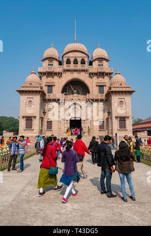 Vertical exterior view of the Sri Ramakrishna temple in Kolkata aka Calcutta, India. Stock Photo