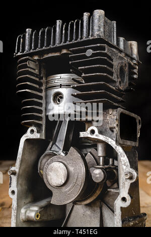 Internal combustion 4-stroke gasoline engine, piston cross section ...