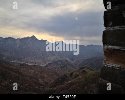 Beijing, China. 11th Apr, 2019. Photo taken on April 11, 2019 shows the scenery of the Mutianyu Great Wall in Beijing, capital of China. Credit: Zhang Chenlin/Xinhua/Alamy Live News Stock Photo