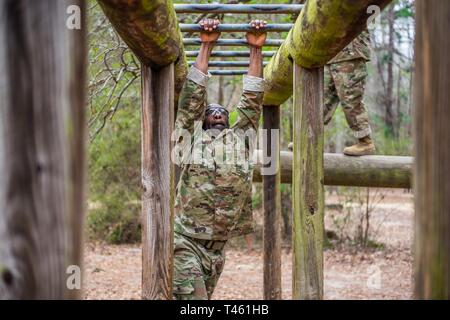 (FORT BENNING, Ga.) – Trainees from Charlie Company, 1st Battalion ...