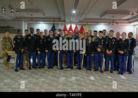 The 2nd Infantry Division (2ID) and the 8th Army Commander oversee ...