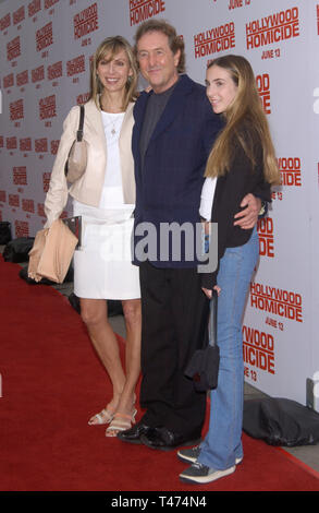 LOS ANGELES, CA. June 10, 2003: Actor ERIC IDLE & wife TANIA (left) & daughter LILY at the Los Angeles premiere of his new movie Hollywood Homicide. Stock Photo