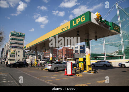 S-Oil Gas Station in Seoul, South Korea. S-Oil Is a Petroleum & Refinery Company Based in South Korea. Stock Photo