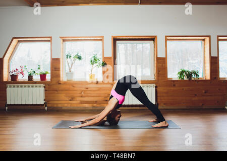 214 Parvatasana Stock Photos, High-Res Pictures, and Images - Getty Images