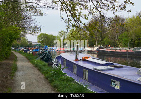 Towpath and narrowboats along the River Lea near Upper Clapton, North London UK Stock Photo