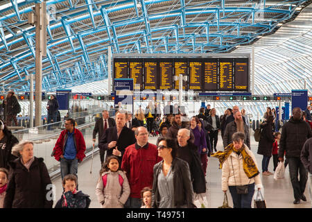 Passengers arriving at Waterloo Stations new terminus, previously the international terminal Stock Photo