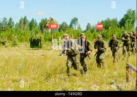 Tyumen, Russia - July 1, 2017: Race of Heroes project on the ground of the highest military and engineering school. Show of special troops warriors Stock Photo