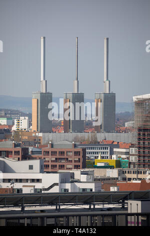 Hannover, Germany. 11th Apr, 2019. The three power plant blocks of the Linden combined heat and power plant can be seen in sunny weather. Credit: Moritz Frankenberg/dpa/Alamy Live News Stock Photo