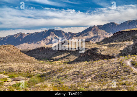 Sierra Madre Oriental in Mexico in distance, Rio Grande, view from Hoodoos Trail, River Road, Big Bend Ranch State Park, Texas, USA Stock Photo