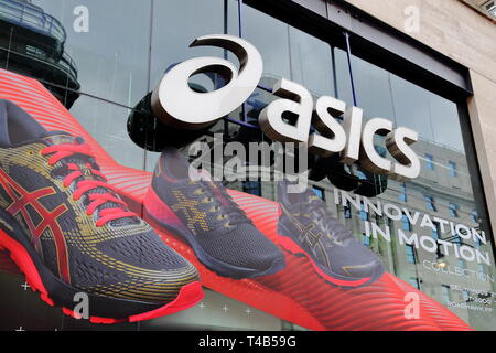 asics running shoes oxford street