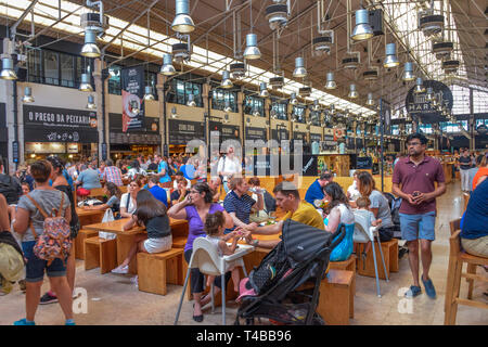 Markthalle Mercado da Ribeira, Avenida 24 de Julho, Lissabon, Portugal Stock Photo