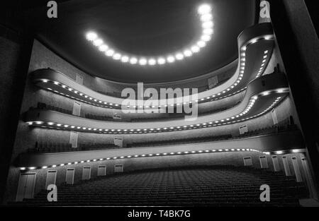 View into the new theatre in Frankfurt am Main, which will be inaugurated on the 14th of December in 1963 (archive picture from the 11th of December in 1963). | usage worldwide Stock Photo