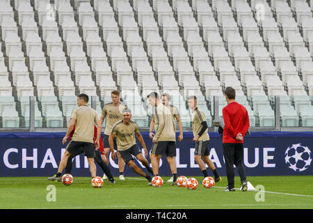 Turin, Italy. 15th Apr, 2019. Soccer: Champions League, Before the quarter-final rematch, Juventus Turin - Ajax Amsterdam, Ajax Training. Player of Ajax training. Credit: Antonio Polia/dpa/Alamy Live News Stock Photo