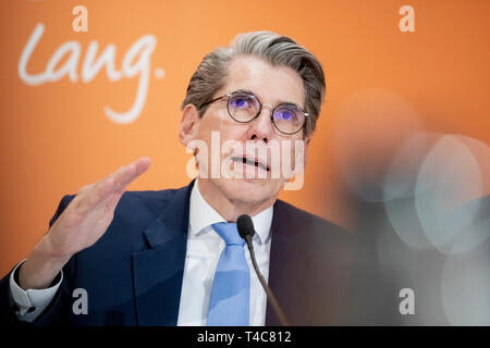 16 April 19 Berlin Andreas Storm Chairman Of The Board Of Dak Health Takes Part In A Press Conference On The Dak Health Report 19 Addiction 4 0 Drinking Steaming Gaming In