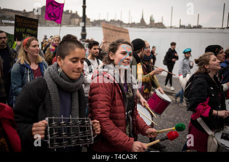 Edinburgh, Scotland, 16th April 2019. Extinction Rebellion (Scotland) climate protestors shut North Bridge to traffic during an 'International Day of Rebellion', asking for the government to declare a climate emergency, in Edinburgh, Scotland, on 16 April 2019. Credit: Jeremy Sutton-Hibbert/Alamy Live News Stock Photo