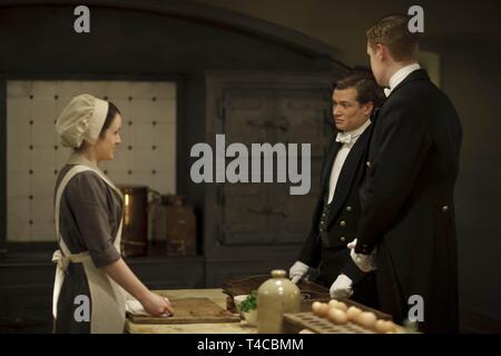 ED SPELEERS , SOPHIE MCSHERA and MATT MILNE in DOWNTON ABBEY (2010). Season 4 Episode 2. Credit: CARNIVAL FILMS / Album Stock Photo