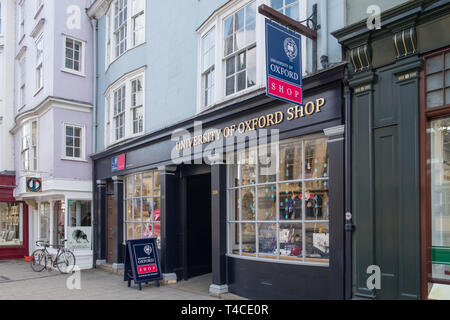 University of Oxford Shop in High Street, Oxford, UK Stock Photo