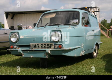 Rel Van A RELIANT RIALTO 2 VAN AT A CLASSIC VEHICLE SHOW Stock Photo - Alamy