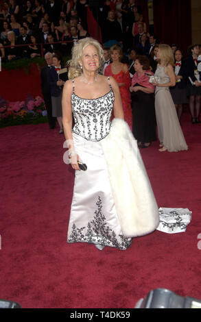LOS ANGELES, CA. February 29, 2004: SALLY KIRKLAND at the 76th Annual Academy Awards in Hollywood. Stock Photo