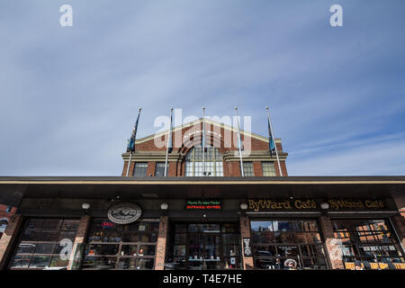 OTTAWA, CANADA - NOVEMBER 11, 2018: Main building of the Hall of Byward market, in Lower Town. It is a former market place and farmer's market, and a  Stock Photo