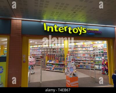 inhoud roze Verfrissend Shop for toys named Intertoys at mall in Nieuwerkerk aan den IJssel Stock  Photo - Alamy