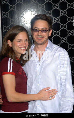 LOS ANGELES, CA. March 28, 2004: Actor ROBERT DOWNEY JR & fiancŽe SUSAN  LEVIN at the Rodeo Drive Walk of Style Gala honoring Gucci's Tom Ford Stock  Photo - Alamy