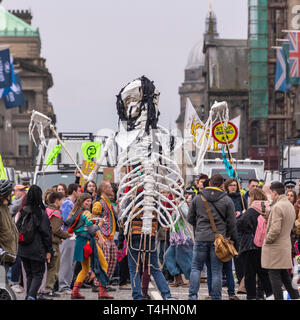 Edinburgh, Scotland. 16th April, 2019. Climate Change protestors block North Bridge in Edinburgh at rush hour. Extinction Rebellion activists were met Stock Photo