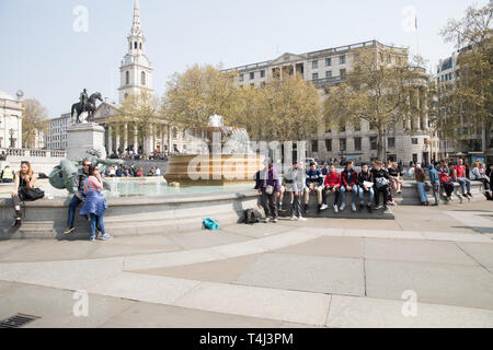 London, UK. 17th Apr, 2019. People enjoy the Glorious sunshine over Trafalgar Square, London, which is forecast to continue over the Easter Weekend with temperatures rising to 23C. Credit: Keith Larby/Alamy Live News Stock Photo