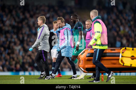 Manchester, UK. 17th Apr, 2019. Moussa Sissoko of Spurs goes off injured during the UEFA Champions League QF 2nd leg match between Manchester City and Tottenham Hotspur at the Etihad Stadium, Manchester, England on 17 April 2019. Photo by Andy Rowland. Editorial use only, license required for commercial use. No use in betting, games or a single club/league/player publications.Õ Credit: PRiME Media Images/Alamy Live News Stock Photo